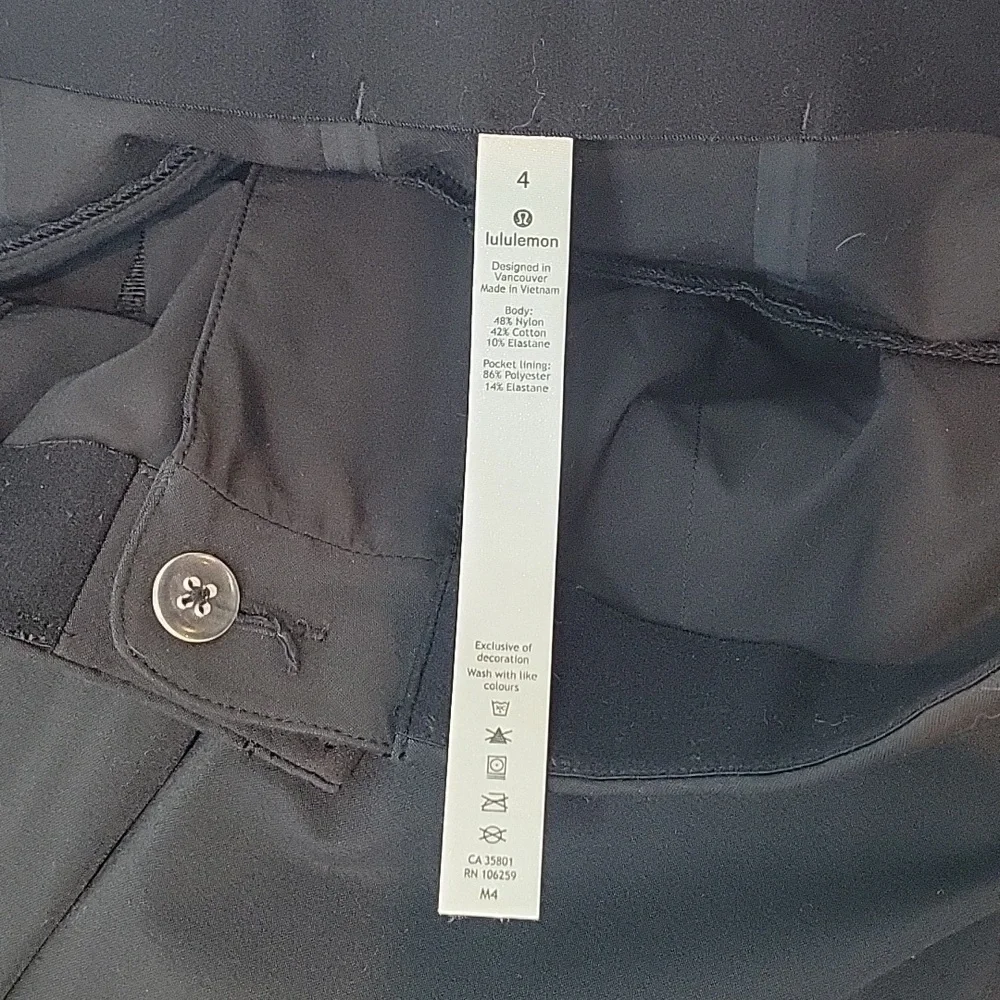 Lululemon In Power Mid Rise Crop pants